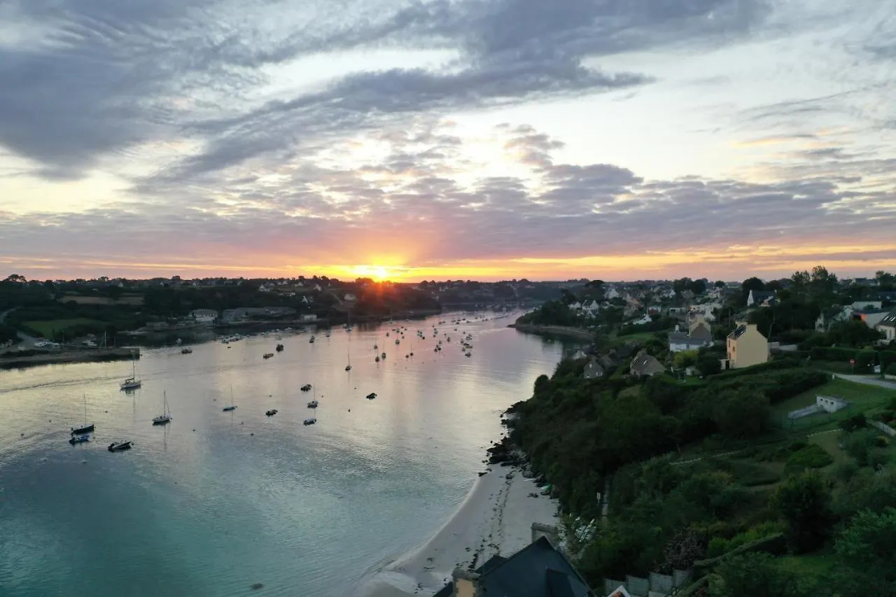 Holiday home Ker Huella - Superbe Vue Mer Et Acces Plage Prive Saint-Pabu  France